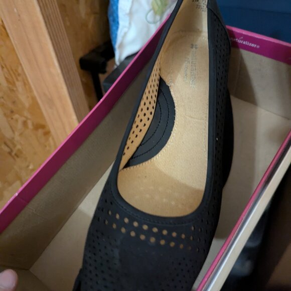 Naturalizer black wedges size 9.5 - Picture 2 of 3